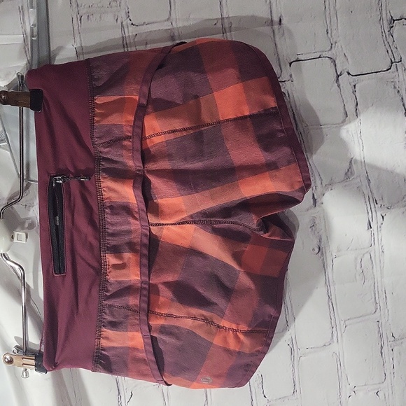 LULULEMON Yama Check Flaming Tomato Rust Berry Print Run Speed Shorts Size 2 - Picture 5 of 5